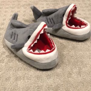 Jcrew 10 NWOT Kids Shark Slippers